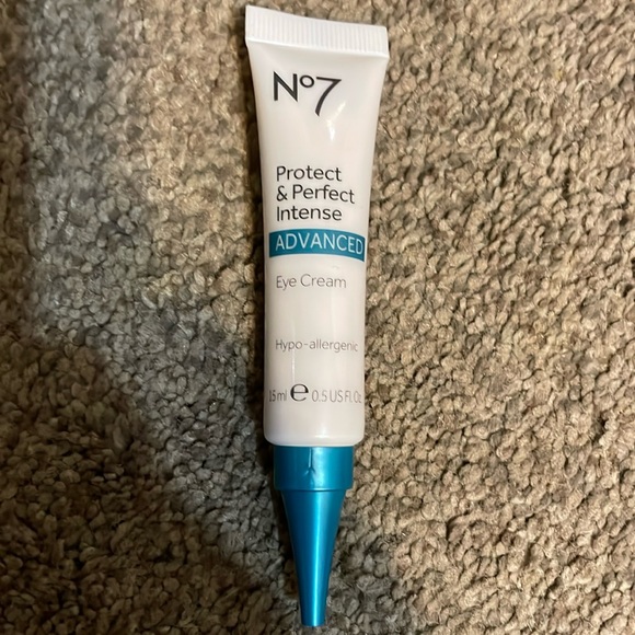 No.7 Eye Cream - Picture 1 of 4